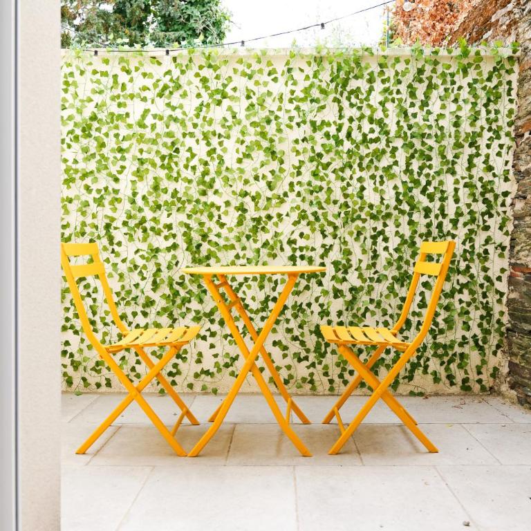 Studio entièrement rénové avec patio - 2 personnes - Studio - 14