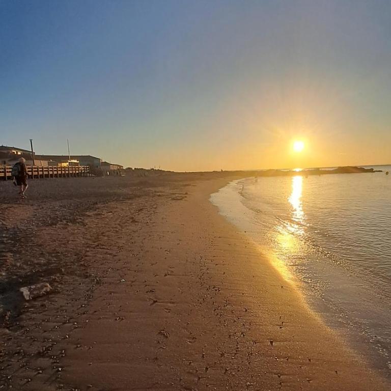 Petite maison dans résidence avec piscine et accès direct à la mer - Maison 2 Chambres - 14