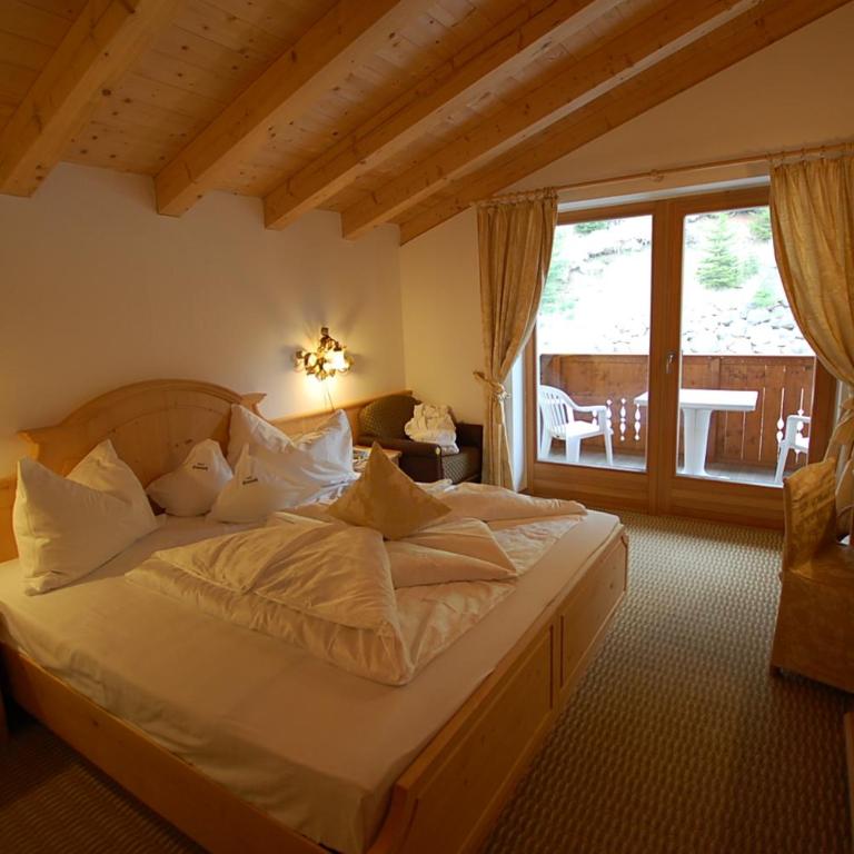Hotel Gstatsch - Camera Matrimoniale Economy - 4
