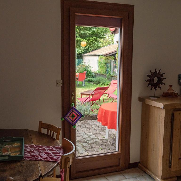 House with garden and parking 1 min from Grenoble - Maison de Ville 2 Chambres - 20