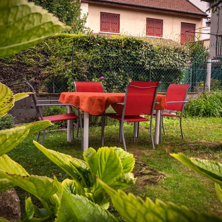 House with garden and parking 1 min from Grenoble - Maison de Ville 2 Chambres - 9