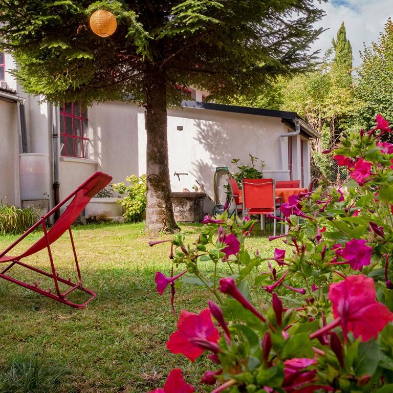 House with garden and parking 1 min from Grenoble - Maison de Ville 2 Chambres - 10