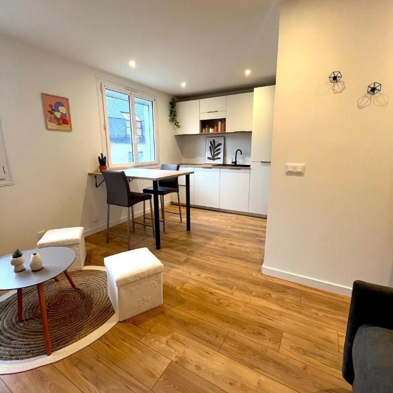 Studio cosy rénové en plein coeur du bourg - One-Bedroom Apartment - 1