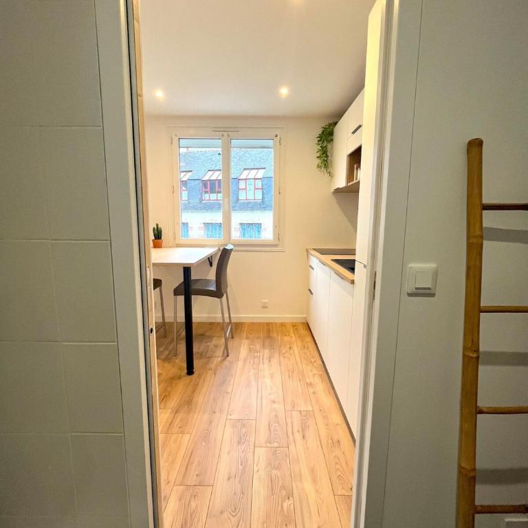 Studio cosy rénové en plein coeur du bourg - One-Bedroom Apartment - 8