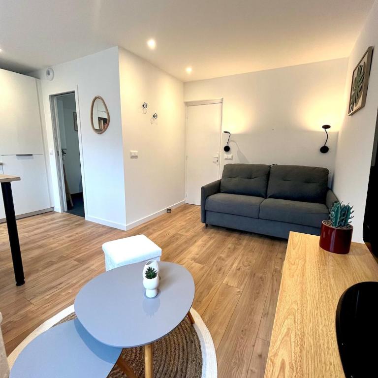 Studio cosy rénové en plein coeur du bourg - One-Bedroom Apartment - 14