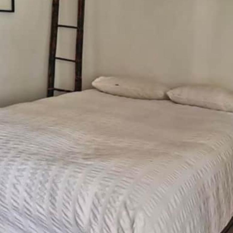 Family home with beautiful garden - Habitación Doble - 2