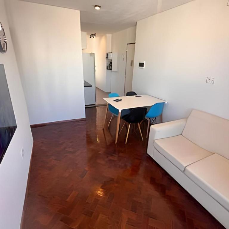 Bello depto con cochera - Apartamento de 2 dormitorios - 16