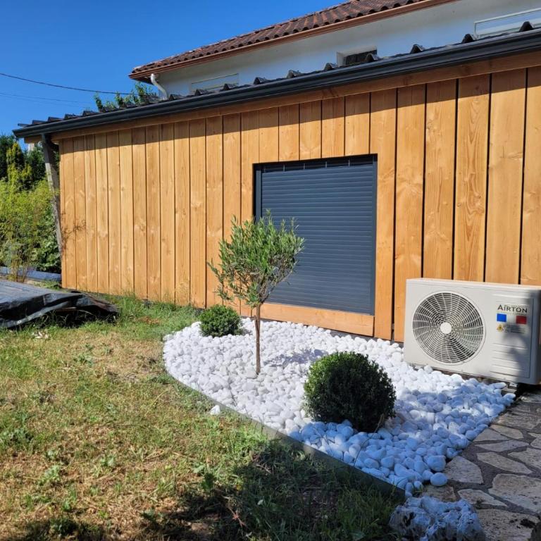 Demeure Cosy & Table d'Hôtes à Cahors - Chambre d'hôte climatisée- Studio La Pause Cadurcienne - Studio avec Vue sur Jardin - 5