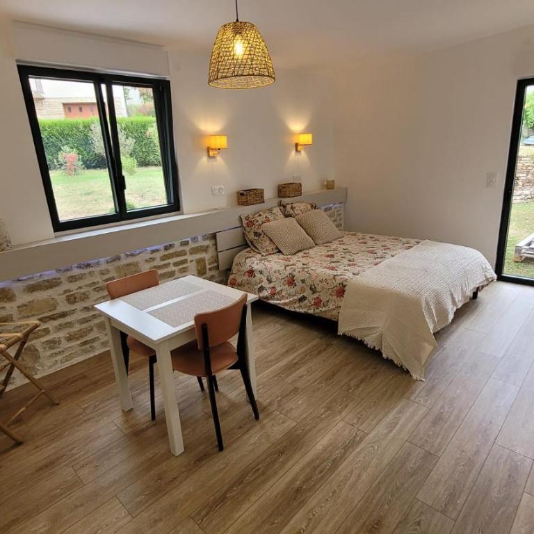 Demeure Cosy & Table d'Hôtes à Cahors - Chambre d'hôte climatisée- Studio La Pause Cadurcienne - Studio avec Vue sur Jardin - 18