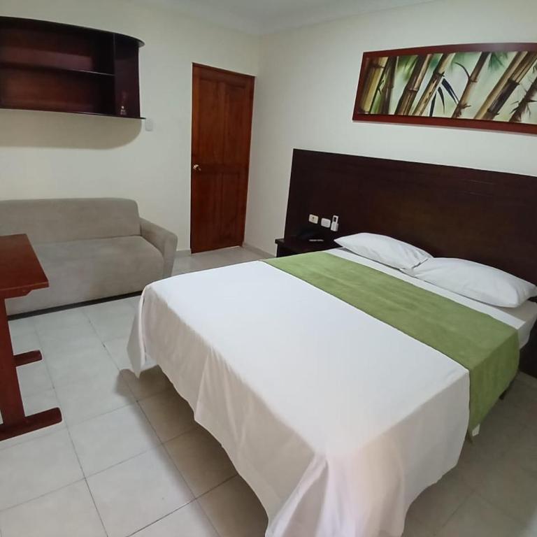 Hotel Paseo Colon - Habitación Deluxe - 3
