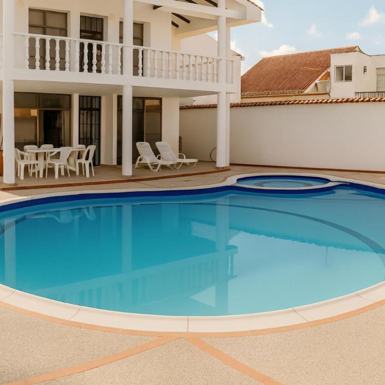 Paraíso Familiar 4hab-piscina-9 camas - Casa de 4 dormitorios - 3