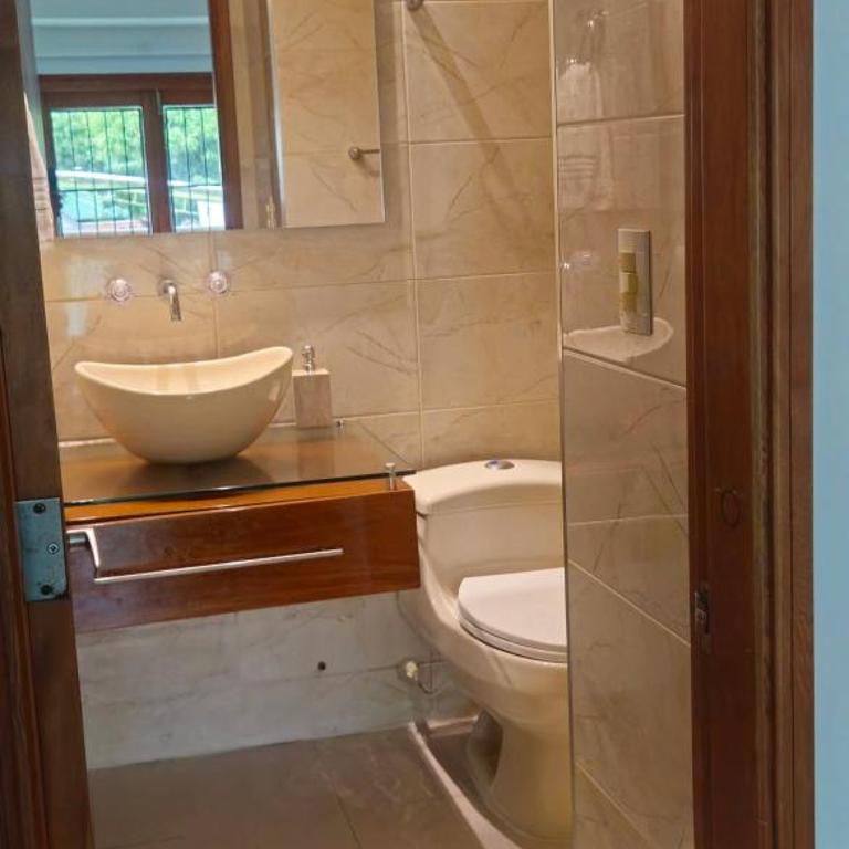Guest House with AC, close to Historical Centre 1 - Quadruple Room - 11