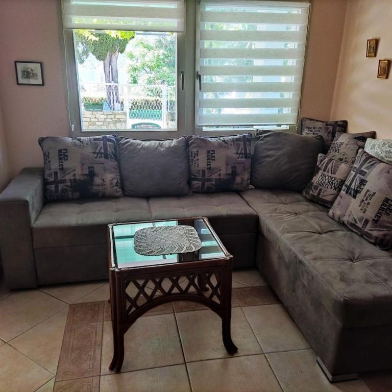 Sunny Holiday House with Sea View & Private Garden - Four-Bedroom Vacation Home - 21