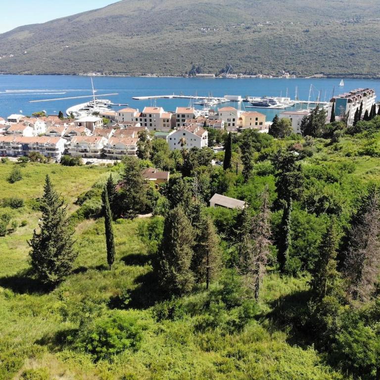Sunny Holiday House with Sea View & Private Garden - Four-Bedroom Vacation Home - 43