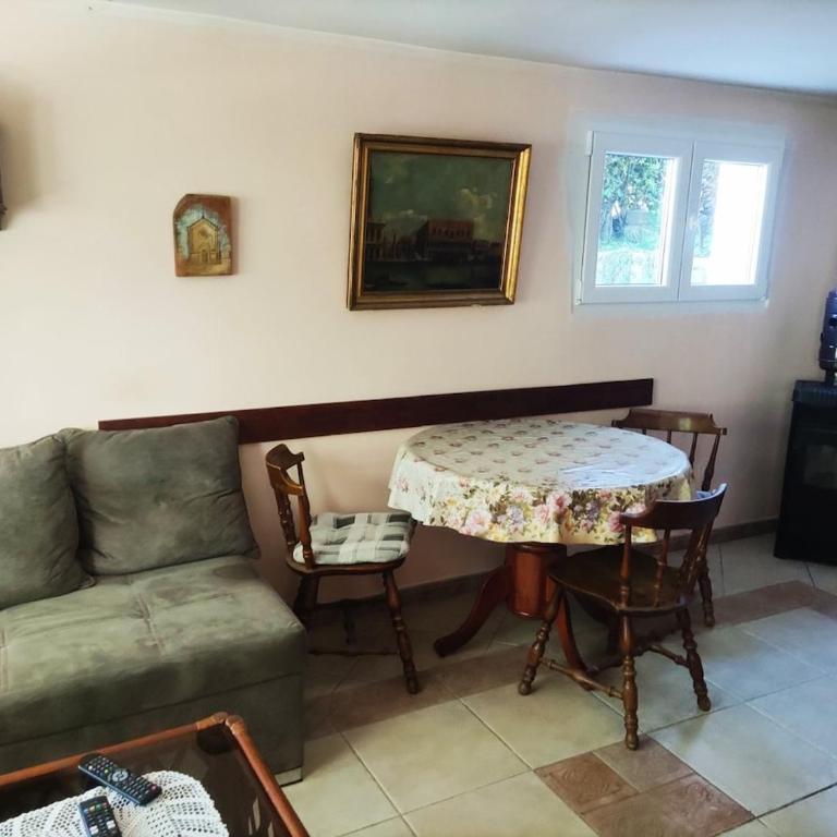 Sunny Holiday House with Sea View & Private Garden - Four-Bedroom Vacation Home - 22