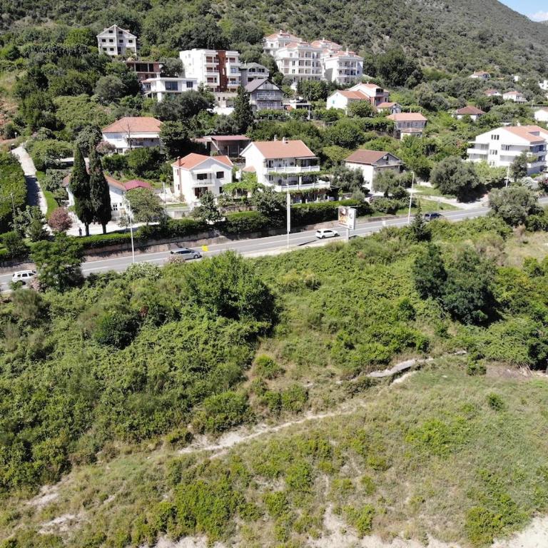 Sunny Holiday House with Sea View & Private Garden - Four-Bedroom Vacation Home - 44