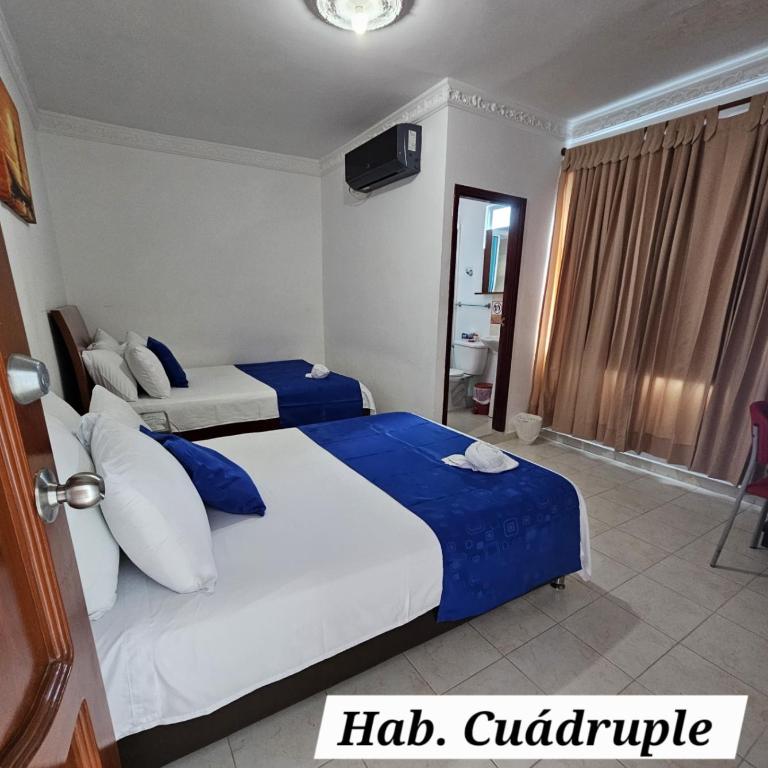 Hotel De La Prada - Habitación Cuádruple Estándar - 2