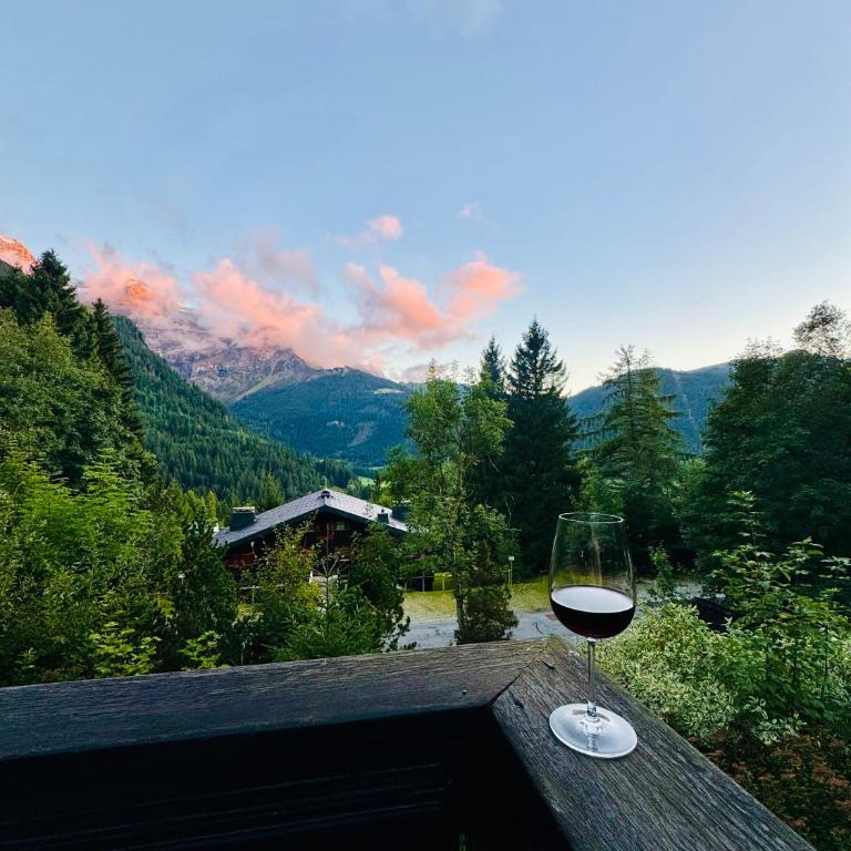 Chalet Toccata, cosy et lumineux - Three-Bedroom Chalet - 2