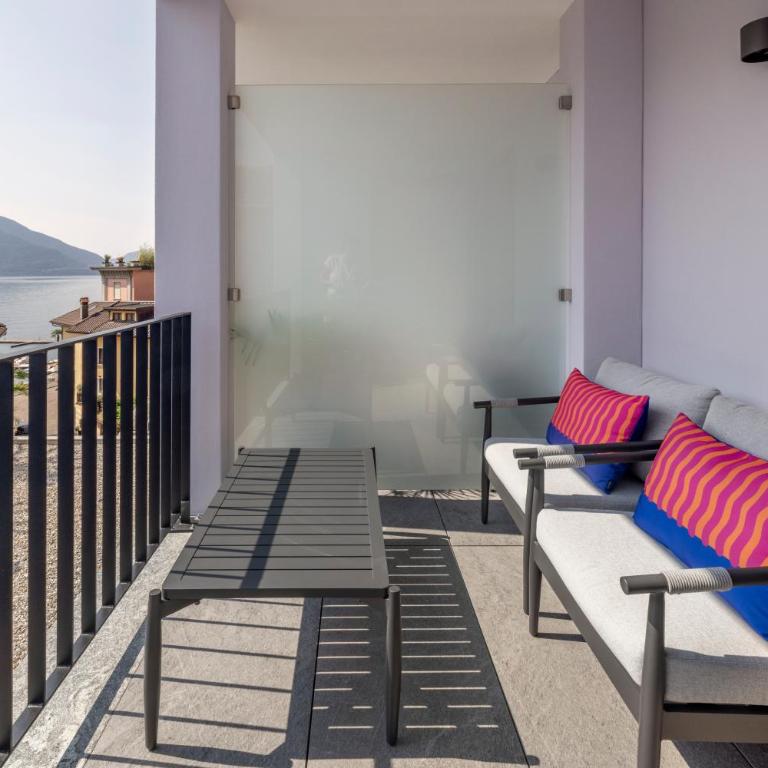 Living Ascona Boutique Hotel - Camera Matrimoniale Superior con Terrazza e Vista Parziale sul Lago - 9