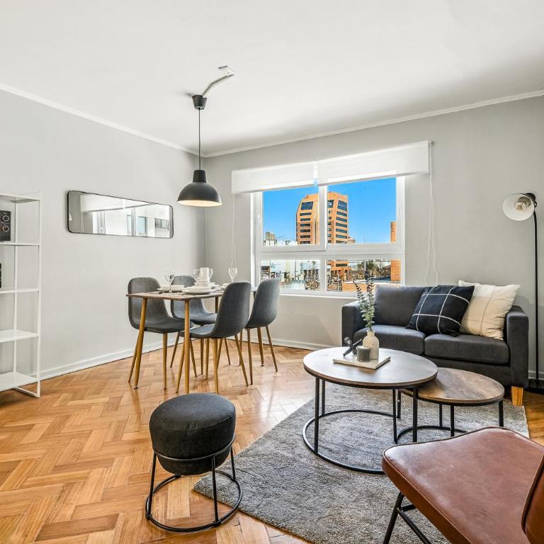 Departamento moderno a pasos de Parque Arauco y Metro Manquehue - Two-Bedroom Apartment - 1