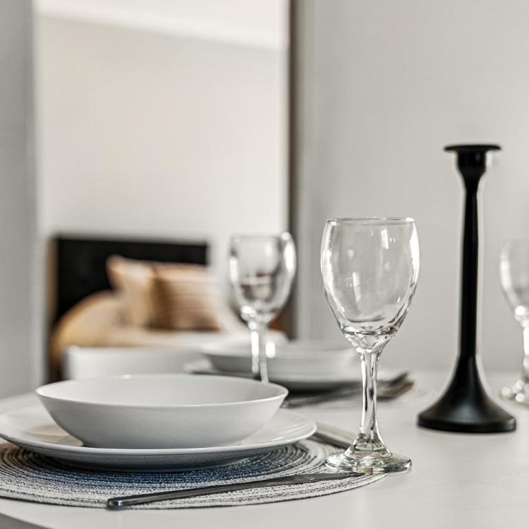 Departamento moderno a pasos de Parque Arauco y Metro Manquehue - Two-Bedroom Apartment with City View - 6