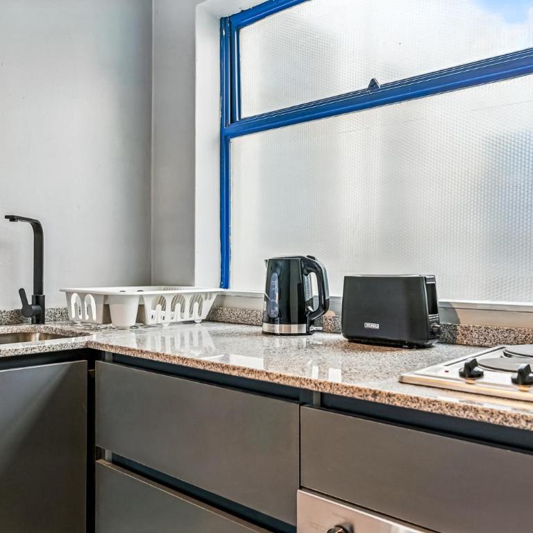 Departamento moderno a pasos de Parque Arauco y Metro Manquehue - Two-Bedroom Apartment - 8