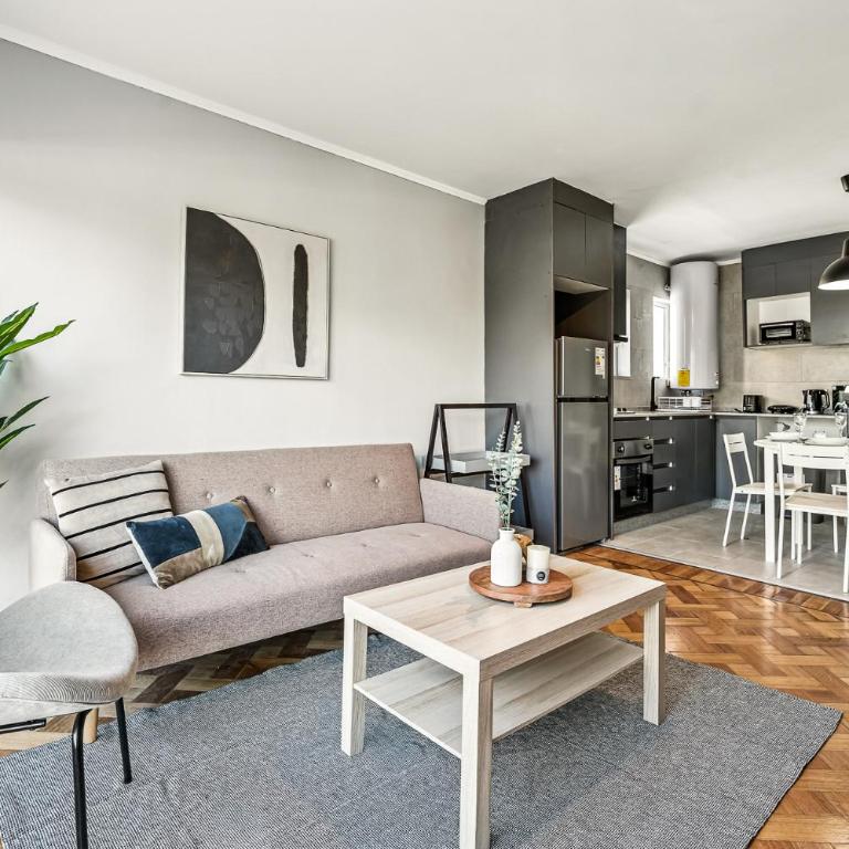 Departamento moderno a pasos de Parque Arauco y Metro Manquehue - Two-Bedroom Apartment with City View - 10