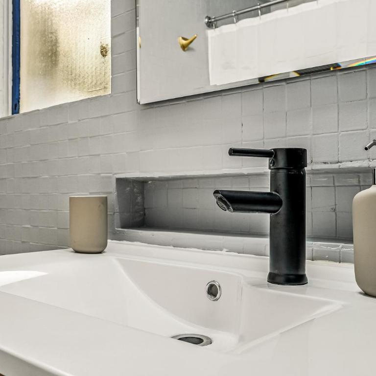 Departamento moderno a pasos de Parque Arauco y Metro Manquehue - Two-Bedroom Apartment - 12
