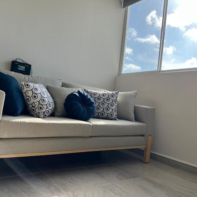 Modern apartment near the sea Pool WiFi AC - Two-Bedroom Apartment - 9