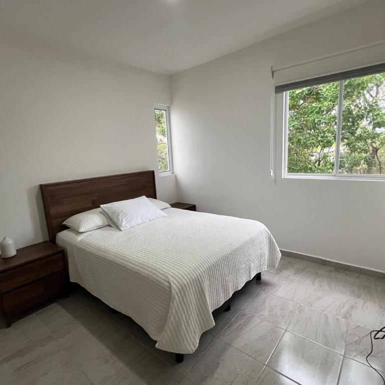 Modern apartment near the sea Pool WiFi AC - Two-Bedroom Apartment - 18