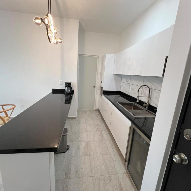 Modern apartment near the sea Pool WiFi AC - Two-Bedroom Apartment - 22