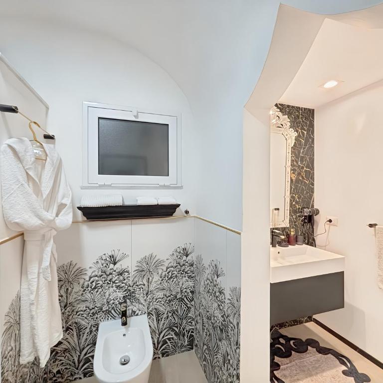 IL Moresco Luxury - King Suite with Spa Bath - 8