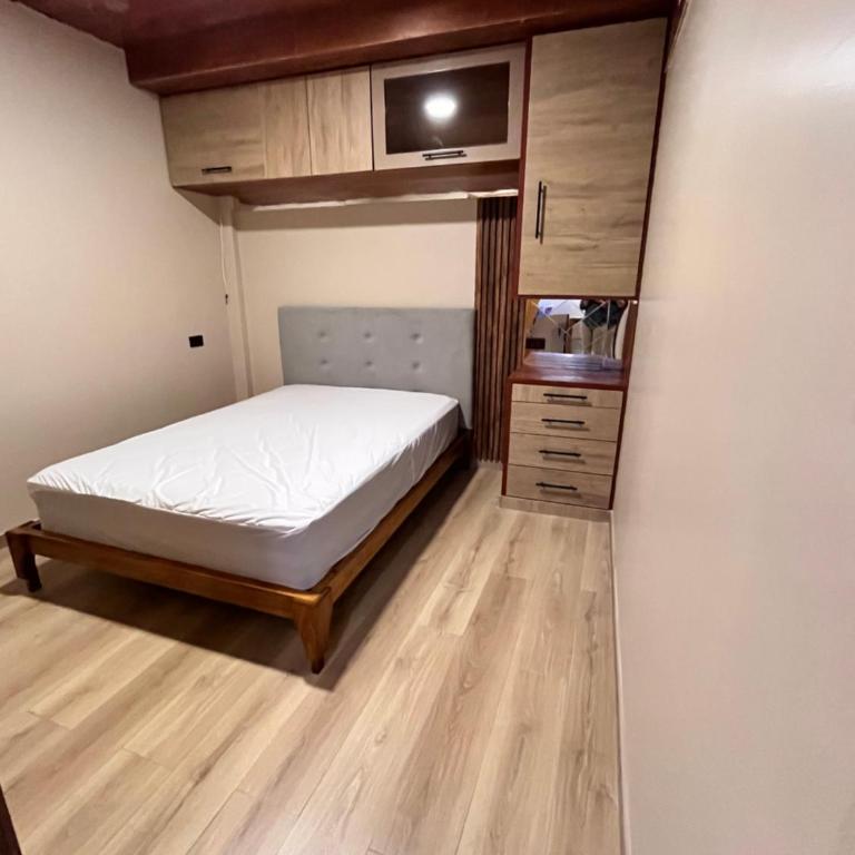 Cozy suite, great area - One-Bedroom Apartment - 3