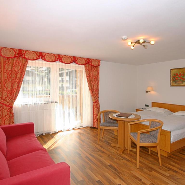 Garni Hotel Rezia - Camera Tripla - 10