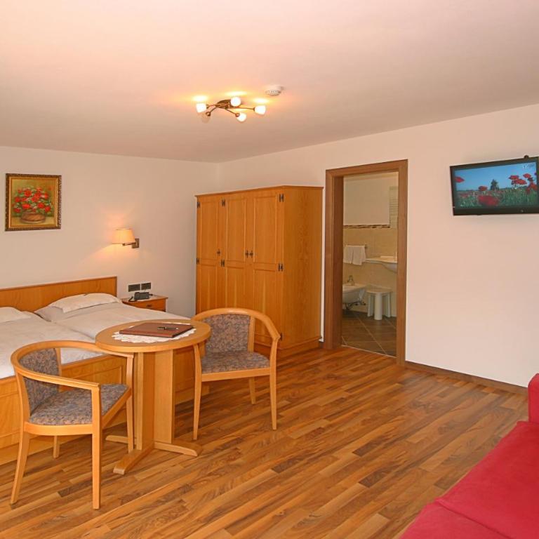 Garni Hotel Rezia - Camera Tripla - 11