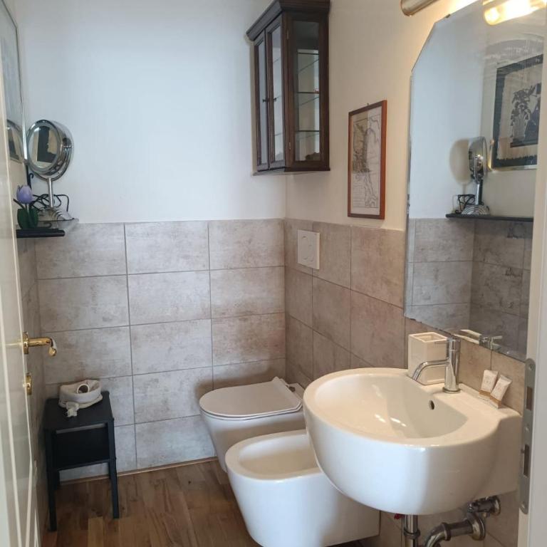 Casa Camilla, bright terraced familyhome, AC - Two-Bedroom Apartment - 10