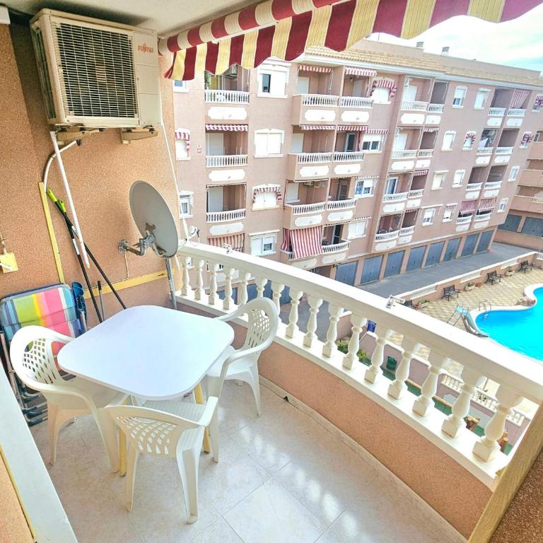Apartamento con terraza, piscina y playa a 400m - Apartamento de 1 dormitorio - 10