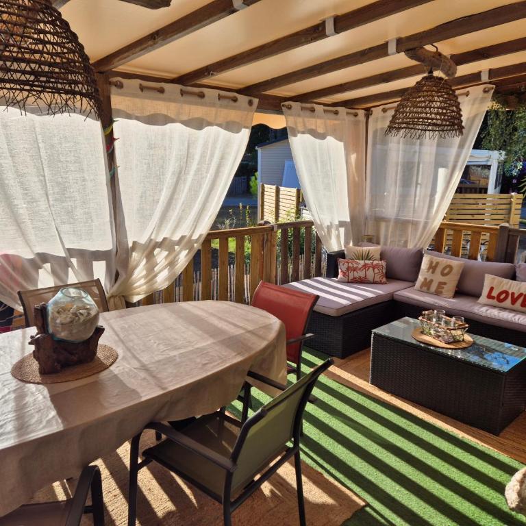 Un toit sur le bassin les Embruns - Mobile Home - 17