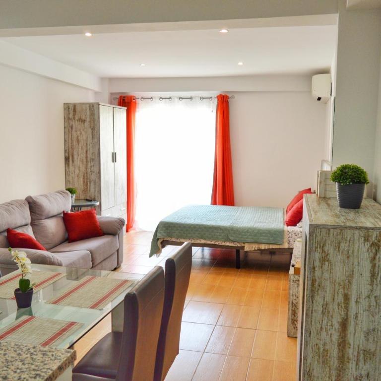 Sunny Studio in Nerja Center with Balcony close to Beach - Estudio con balcón - 2