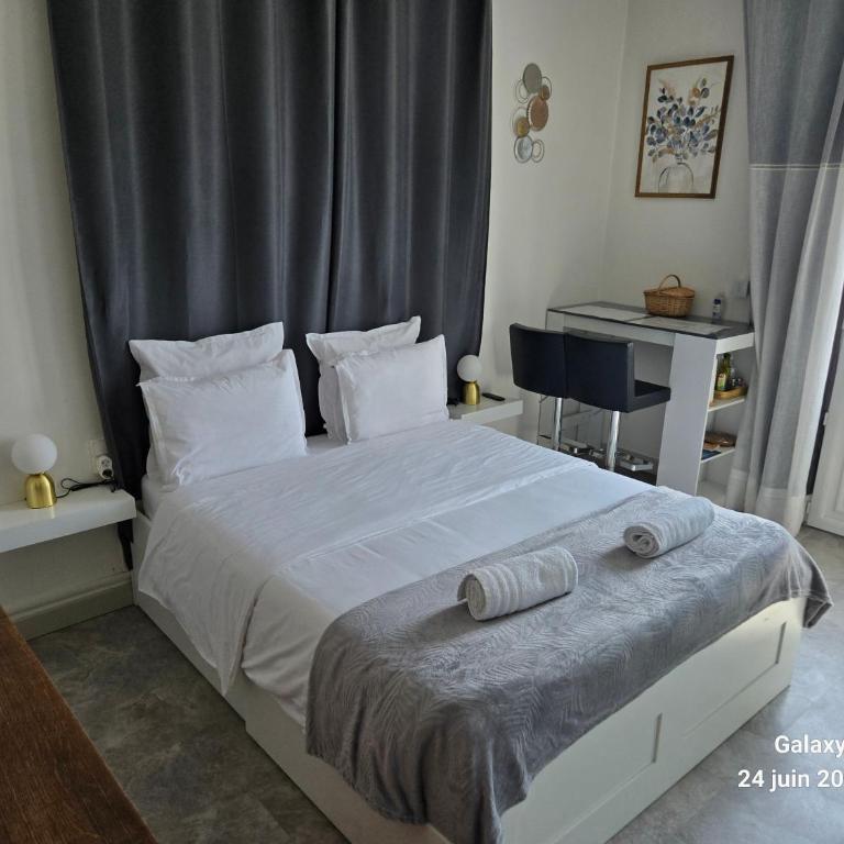 4 logements à La Trinité proche de Nice 15 mn, Monaco 20 mn et l'Italie 30 mn 2 Chambres et 2 Studios privés et indépendants - Studio mit Bergblick - 6