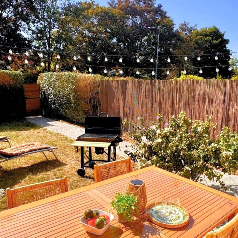 Maison Langevin 2-Bedroom House with Cozy Garden & Patio - Maison 2 Chambres - 20