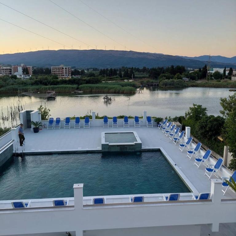 Lantana - Triple Room with Balcony - 1