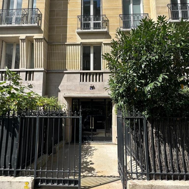 A proximité immédiate de la Tour Eiffel - Appartement 1 Chambre - 3