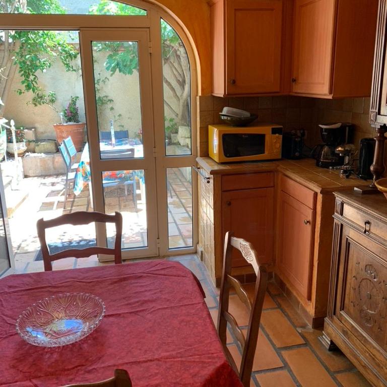 La maison sur la place dans Aigues Mortes climatisé - Maison 2 Chambres - 12