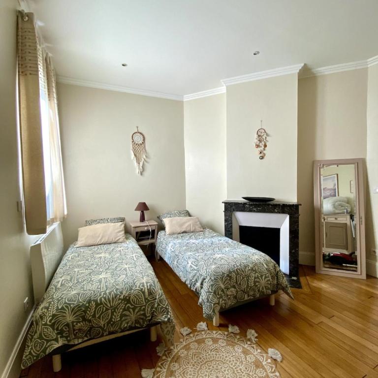 MYRABA - Hypercentre - Proche Thermes & Parcs - Appartement 1 Chambre - 6