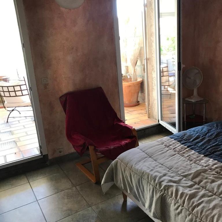 La maison sur la place dans Aigues Mortes climatisé - Maison 2 Chambres - 33