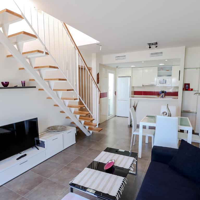 Seaside Heritage Apartment - Two-Bedroom Apartment - 8