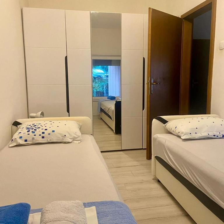 The Four Fish - Two-Bedroom Apartment with Terrace - 5