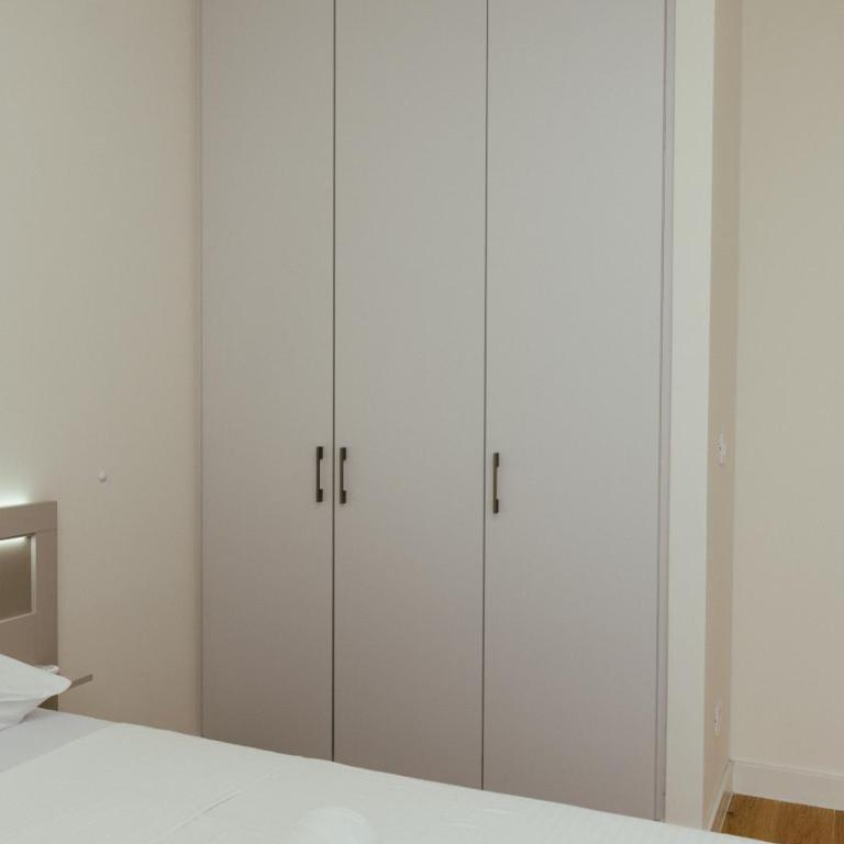 Beautiful One Bedroom With Free Breakfast and Parking - Apartman sa 1 Spavaćom Sobom - 9