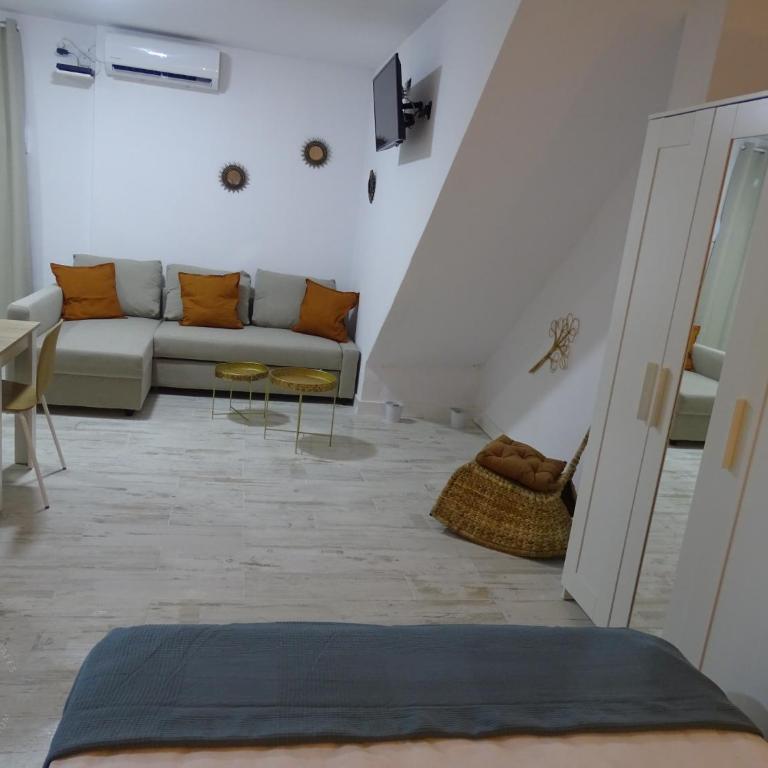 Casasjerezanas Loft Aitana - Apartamento de 1 dormitorio - 3